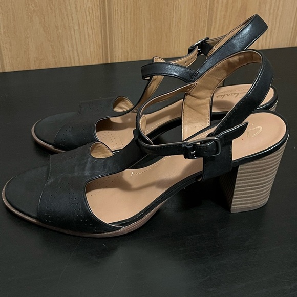 Women's Clark's Black Ciera T Strap Leather Sandals 9M - Picture 5 of 16